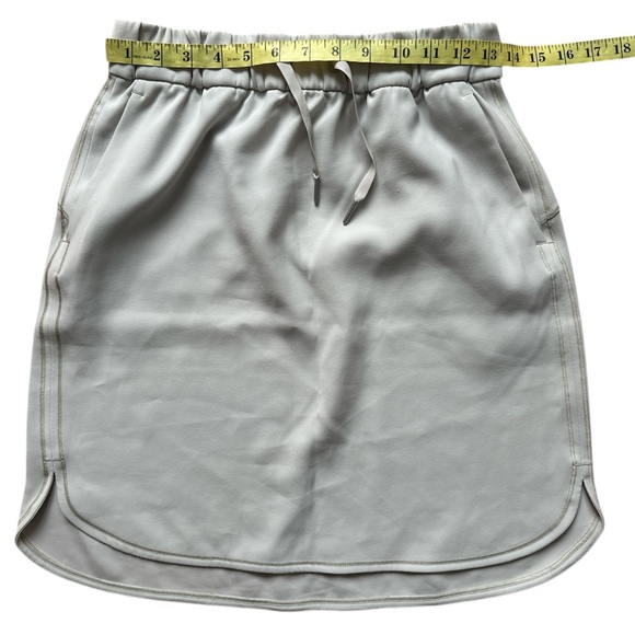 Lululemon On The Fly Skirt size 6 - Picture 6 of 8